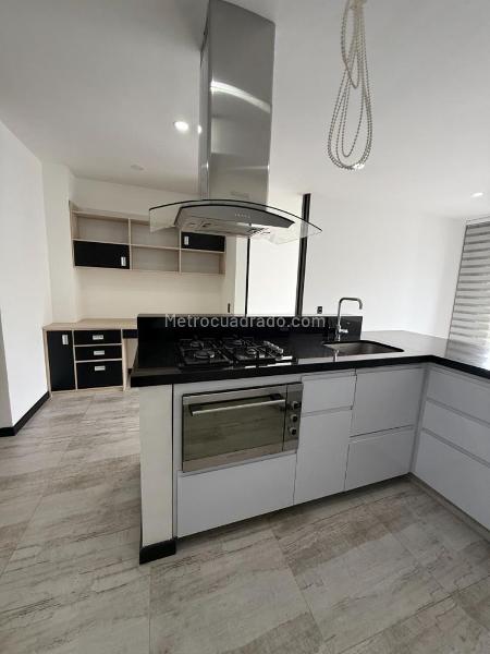 Piso – Bogotá, Santa Bárbara, Localidad Usaquén - Más