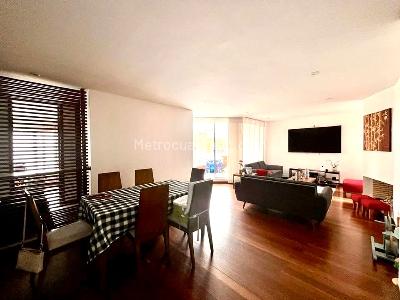Apartamento en venta en Santa Barbara Central, Bogotá · foto 3 de 15