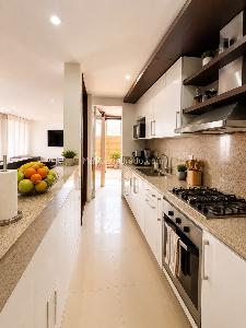 Apartamento en venta en Santa Barbara Central, Bogotá · foto 4 de 15