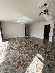 Apartamento de 2 alcobas en venta en Conquistadores, Medellín, 117 m² · foto 2 de 20