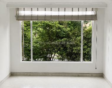 Apartamento de 3 alcobas en venta en Condado De Castilla, Bogotá, 70 m² · foto 2 de 18