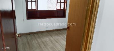 Casa de 4 alcobas en venta en La Esperanza Modelia, Bogotá, 220 m² · foto 10 de 19