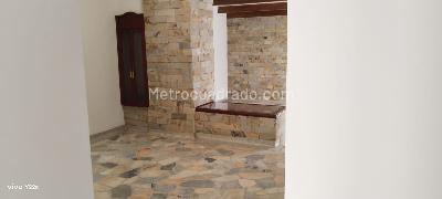 Casa de 4 alcobas en venta en La Esperanza Modelia, Bogotá, 220 m² · foto 4 de 19