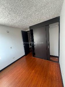 Apartamento de 3 alcobas en venta en Hayuelos, Bogotá, 70 m² · foto 10 de 20