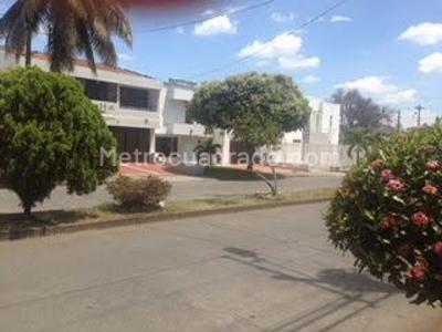 Casa de 5 alcobas en arriendo en Las Mercedes, Palmira, 336 m² · foto 14 de 15