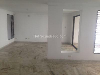 Casa de 5 alcobas en arriendo en Las Mercedes, Palmira, 336 m² · foto 3 de 15