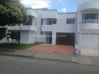Casa de 5 alcobas en arriendo en Las Mercedes, Palmira, 336 m² · foto 4 de 15