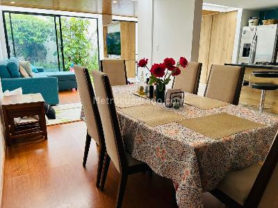 Casa de 4 alcobas en venta en Cedro Golf, Bogotá, 203 m² · foto 2 de 15