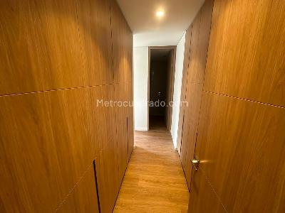 Apartamento en venta en Santa Barbara, Bogotá · foto 9 de 14