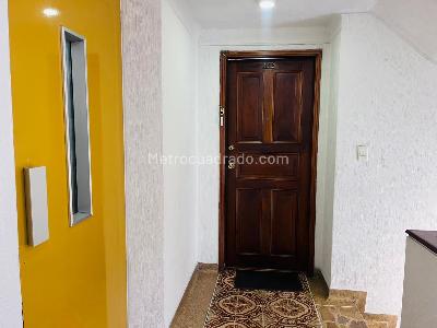Apartamento de 3 alcobas en venta en Centro Comercial Hacienda Santa Barbara, Bogotá, 88 m² · foto 2 de 12