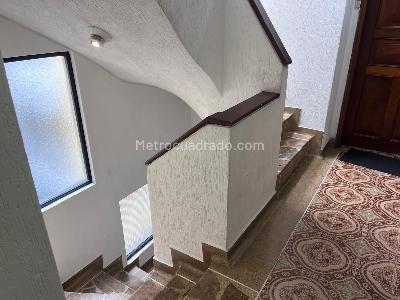 Apartamento de 3 alcobas en venta en Centro Comercial Hacienda Santa Barbara, Bogotá, 88 m² · foto 3 de 12