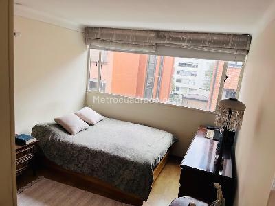 Apartamento de 3 alcobas en venta en Centro Comercial Hacienda Santa Barbara, Bogotá, 88 m² · foto 5 de 12