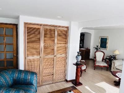 Apartamento de 3 alcobas en venta en Chico Norte, Bogotá, 116 m² · foto 3 de 14