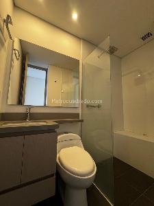 Apartamento de 2 alcobas en venta en El Poblado Tres Cantos Sector Hotel Intercontiental, Medellín, 79 m² · foto 5 de 17