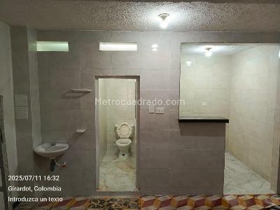 Casa de 2 alcobas en venta en Gaitan, Girardot, 59 m² · foto 4 de 6