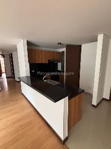 Apartamento en venta en Centro Internacional Bavaria, Bogotá · foto 3 de 19
