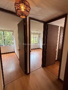 Apartamento en venta en Centro Internacional Bavaria, Bogotá · foto 9 de 19