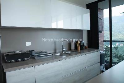 Apartamento de 3 alcobas en venta en Altos De Jardin, Bucaramanga, 198 m² · foto 3 de 13