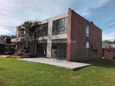 Casa de 4 alcobas en venta en Vereda La Fagua Conjunto Los Ocales, Chía, 1077 m² · foto 3 de 20