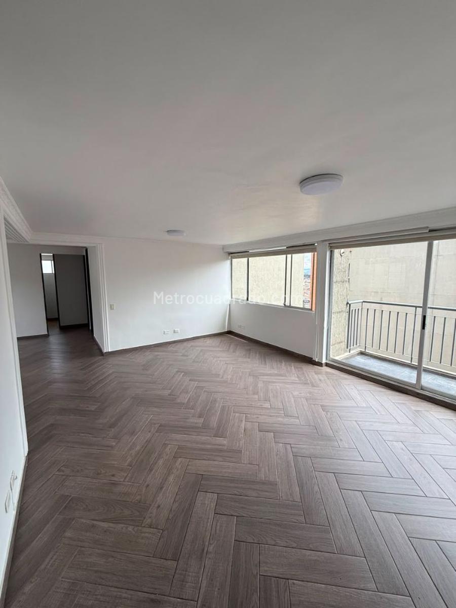 Apartamento de 3 habitaciones en venta en Pontevedra Zona Urbana, Bogotá — imagen 1 de 16