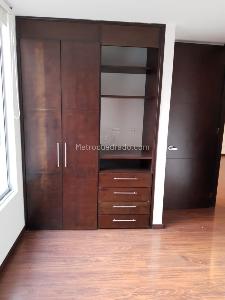 Apartaestudio en venta en El Batan Ii Sector, Bogotá, 41 m² · foto 2 de 12