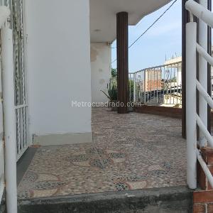 Casa de 5 alcobas en venta en El Pando, Santa Marta, 315 m² · foto 4 de 4