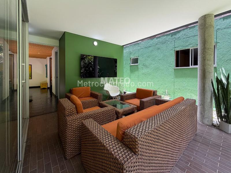 Casa – Envigado, Valle de Aburrá - Más