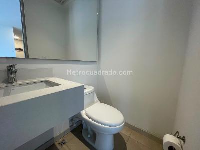 Apartamento de 3 alcobas en arriendo en El Poblado Castropol, Medellín, 86 m² · foto 18 de 20