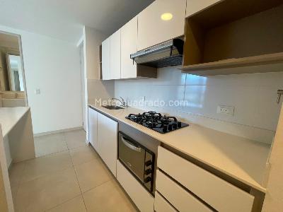 Apartamento de 3 alcobas en arriendo en El Poblado Castropol, Medellín, 86 m² · foto 8 de 20
