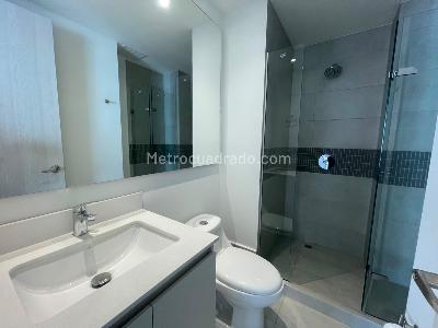 Apartamento de 3 alcobas en arriendo en El Poblado Castropol, Medellín, 86 m² · foto 9 de 20