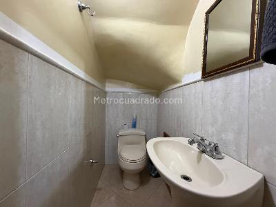 Casa en venta en Normandia, Bogotá · foto 3 de 18
