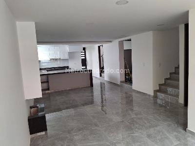 Casa de 5 alcobas en venta en Rosales, Tunja, 180 m² · foto 2 de 11