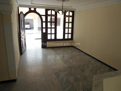 Casa de 4 alcobas en venta en Prados Ii, Cúcuta, 126 m² · foto 2 de 13