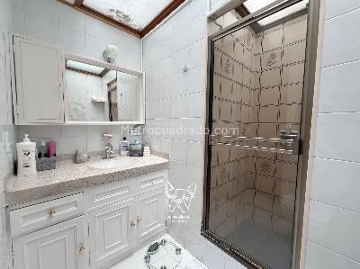 Casa de 5 alcobas en venta en Julio Florez, Bogotá, 244 m² · foto 18 de 18