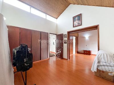 Casa de 5 alcobas en venta en Julio Florez, Bogotá, 244 m² · foto 6 de 18