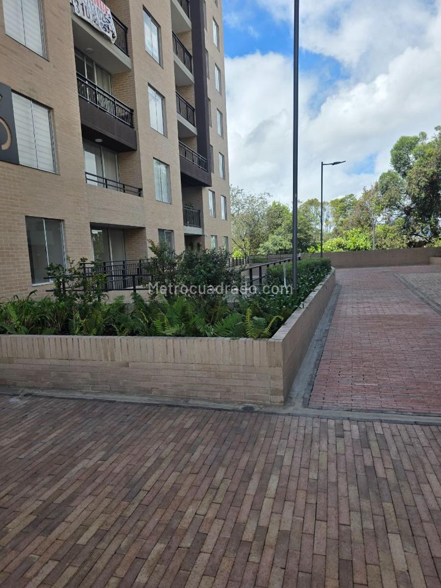 Apartamento de 3 habitaciones en venta en Lagos de Torca Conjunto Cerezo, Bogotá — imagen 1 de 20