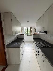 Apartamento de 3 alcobas en venta en Zona 2, Envigado, 95 m² · foto 12 de 20