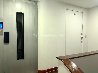 Apartamento de 2 alcobas en venta en Chapinero Alto Bosque Calderon, Bogotá, 86 m² · foto 3 de 12