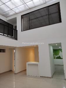 Casa de 5 alcobas en arriendo en Pasadena Alta, Bogotá, 520 m² · foto 2 de 9