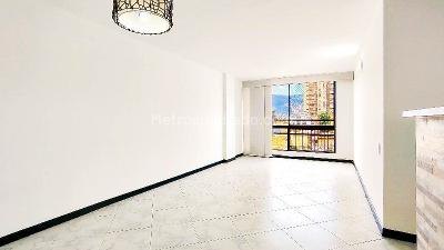 Apartamento de 3 alcobas en venta en Laureles, Medellín, 77 m² · foto 3 de 14