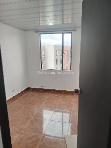 Apartamento de 3 alcobas en venta en Quintas De La Laguna, Soacha, 75 m² · foto 10 de 13