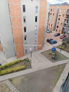 Apartamento de 3 alcobas en venta en Quintas De La Laguna, Soacha, 75 m² · foto 3 de 13