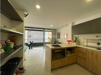Apartaestudio en venta en Poblado Ciudad Del Rio, Medellín, 44 m² · foto 4 de 8