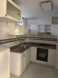 Apartamento de 3 alcobas en venta en Chico Central, Bogotá, 95 m² · foto 4 de 17
