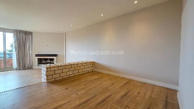 Apartamento de 3 alcobas en venta en Los Rosales, Bogotá, 133 m² · foto 3 de 20