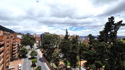 Apartamento de 3 alcobas en venta en Los Rosales, Bogotá, 133 m² · foto 7 de 20