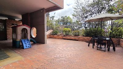 Apartamento de 3 alcobas en venta en Los Rosales, Bogotá, 133 m² · foto 19 de 20