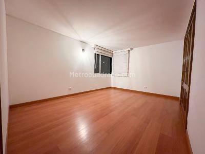 Apartamento en venta en Las Rosales, Bogotá · foto 11 de 20