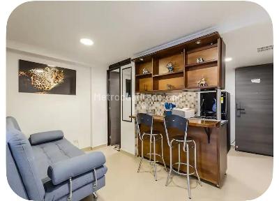 Apartaestudio en venta en Bombona Centro, Medellín, 30 m² · foto 2 de 7