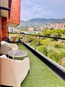 Apartamento en venta en Loma De Las Brujas, Envigado · foto 2 de 8